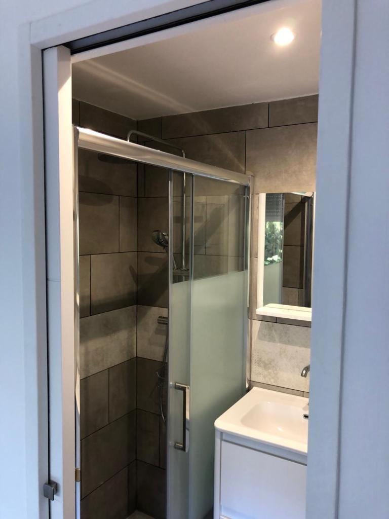 Chambre Avec Salle D'Eau Privee Dans Appartement Partage 200 M Du Tram Montpellier Habitación foto